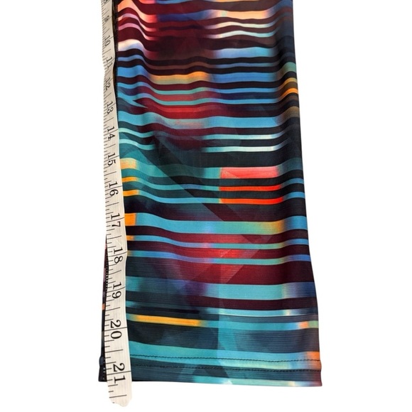 Athleta Sonar Capri Active Leggings Mid Rise Woman’s Size Medium - Picture 11 of 14